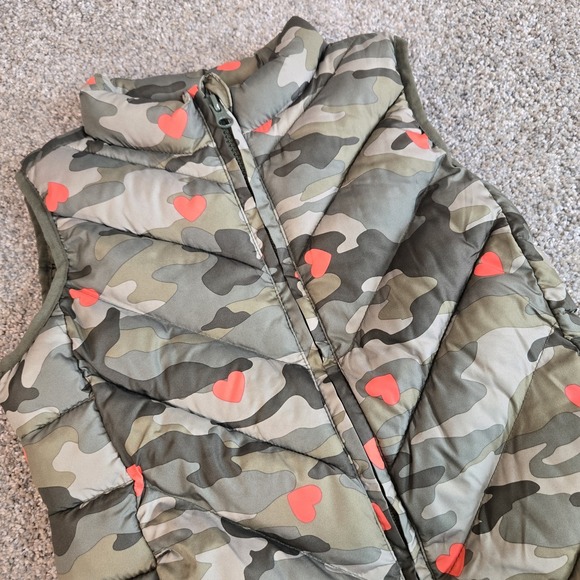 Gap Kids Camo Heart Puffer Vest Quilted Green Camouflage Print Girl Size M - Picture 1 of 7